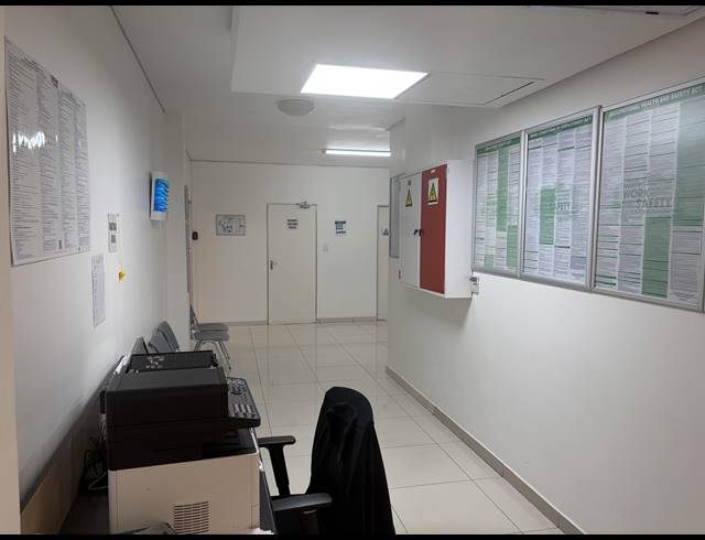 216.60M² BUSINESS TO LET IN GLENASHLEY